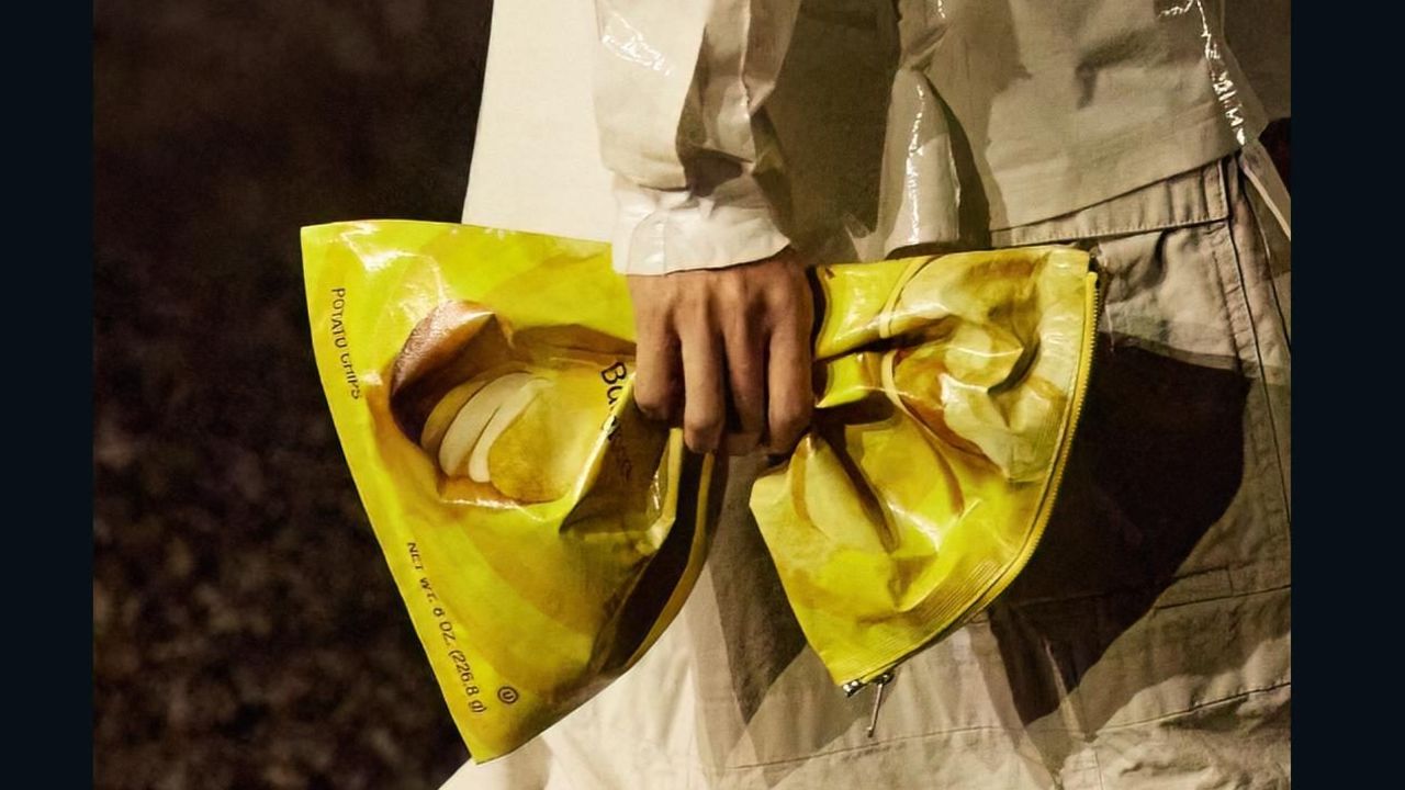 CNNE 1283715 - ¿se te antoja la bolsa de papitas mas cara del mundo?