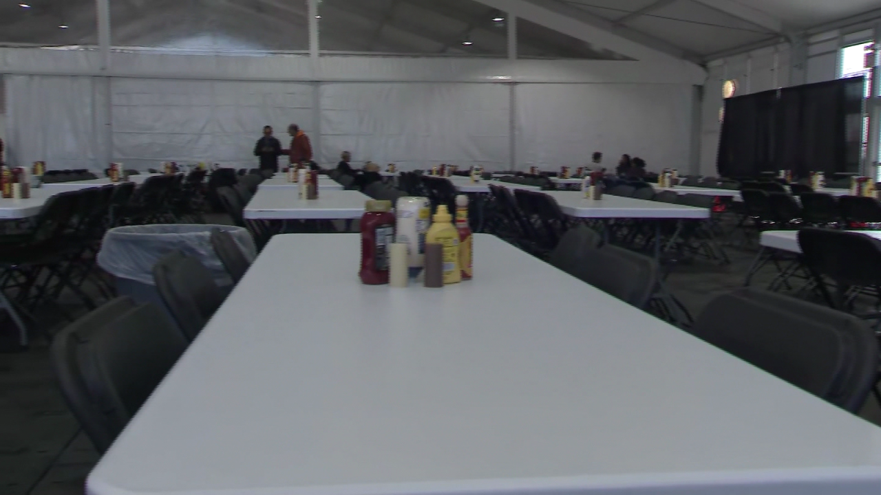 CNNE 1283769 - nueva york abrira centro temporal para alojar a migrantes