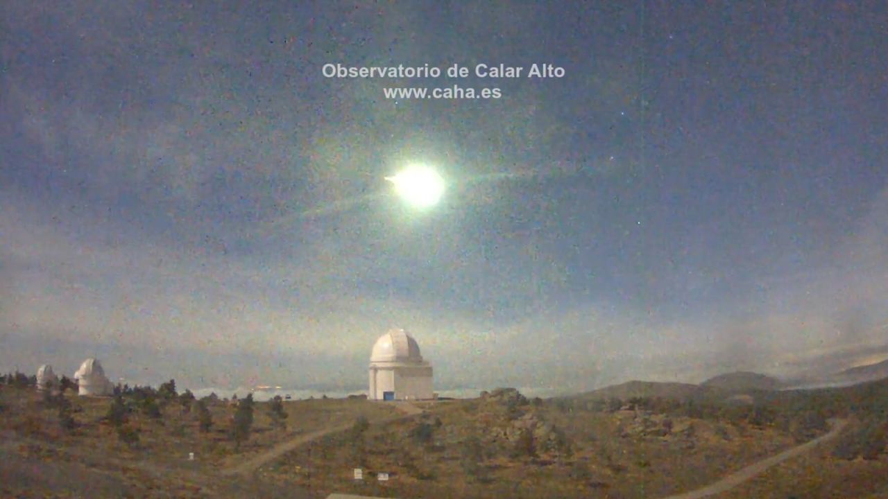 CNNE 1283813 - increibles bolas de fuego han iluminado el cielo de espana esta temporada