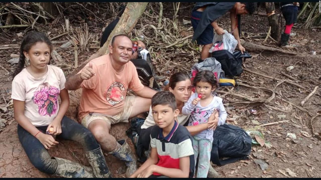 CNNE 1283883 - padre venezolano cuenta la travesia de su familia para llegar a ee-uu-