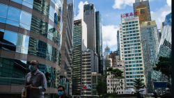 CNNE 1284058 - hong kong busca invertir us$ 3-800 millones para el talento global