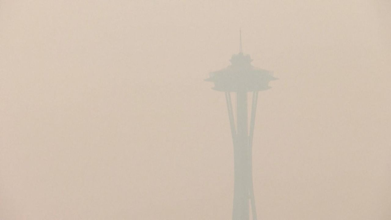 CNNE 1285556 - las impactantes imagenes del humo por los incendios en el estado de washington