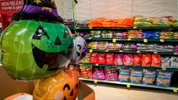 CNNE 1285631 - se viene un halloween mas caro por aumento en precios de dulces