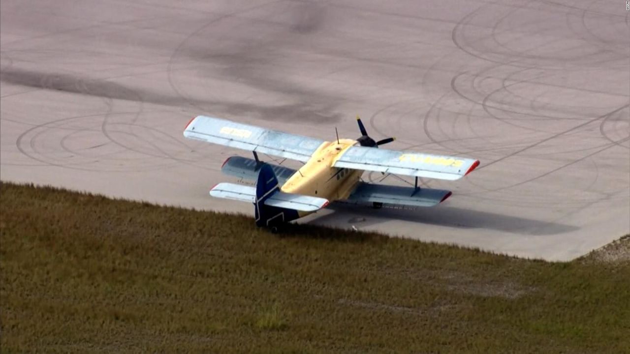 CNNE 1285646 - ¡insolito! migrante vuela avion de la era sovietica de cuba a florida