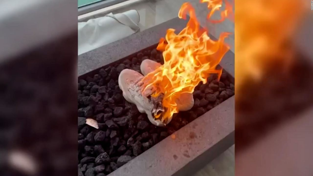 CNNE 1287683 - este hombre incendio cerca de us$ 15-000 en calzado de yeezy