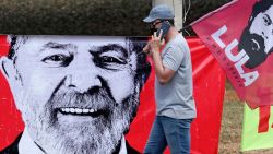 CNNE 1288274 - brasilenos se muestran indecisos y frustrados con lula y bolsonaro