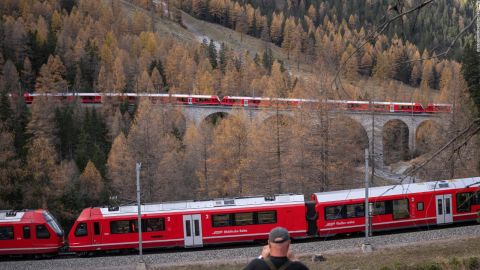 CNNE 1289955 - ver para creer- este es el tren de pasajeros mas largo del mundo