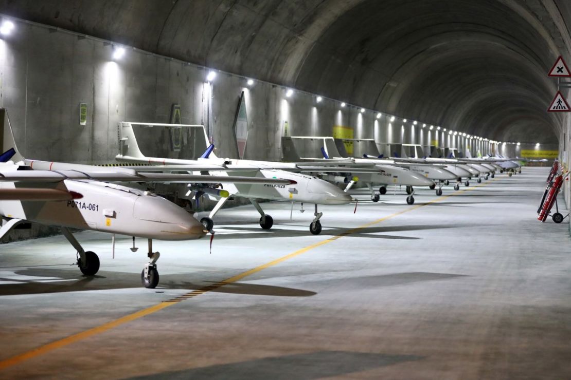 Drones vistos en un sitio subterráneo en un lugar no revelado en Irán, en esta imagen de mano obtenida el 28 de mayo de 2022.