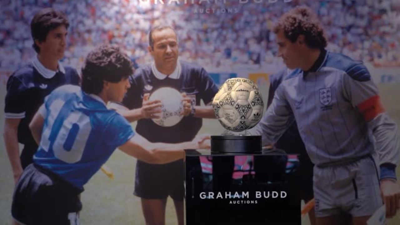 CNNE 1291428 - ¿comprarias el balon de la "mano de dios" de maradona por us$ 4 millones?