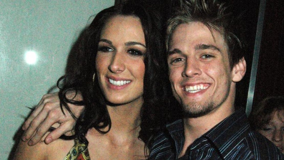 La hermana melliza de Aaron Carter rindió homenaje al excantante pop infantil después de que se confirmara su muerte este sábado a la edad de 34 años.