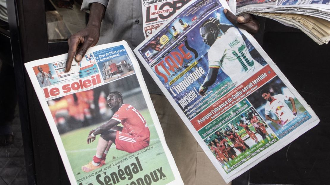 Todas las miradas están puestas en la estrella de Senegal, Sadio Mané, que se enfrenta a una carrera para estar en forma para el inicio del torneo tras haber sufrido una lesión de rodilla en la víspera del inicio. Crédito: John Wessels/AFP/AFP vía Getty Images