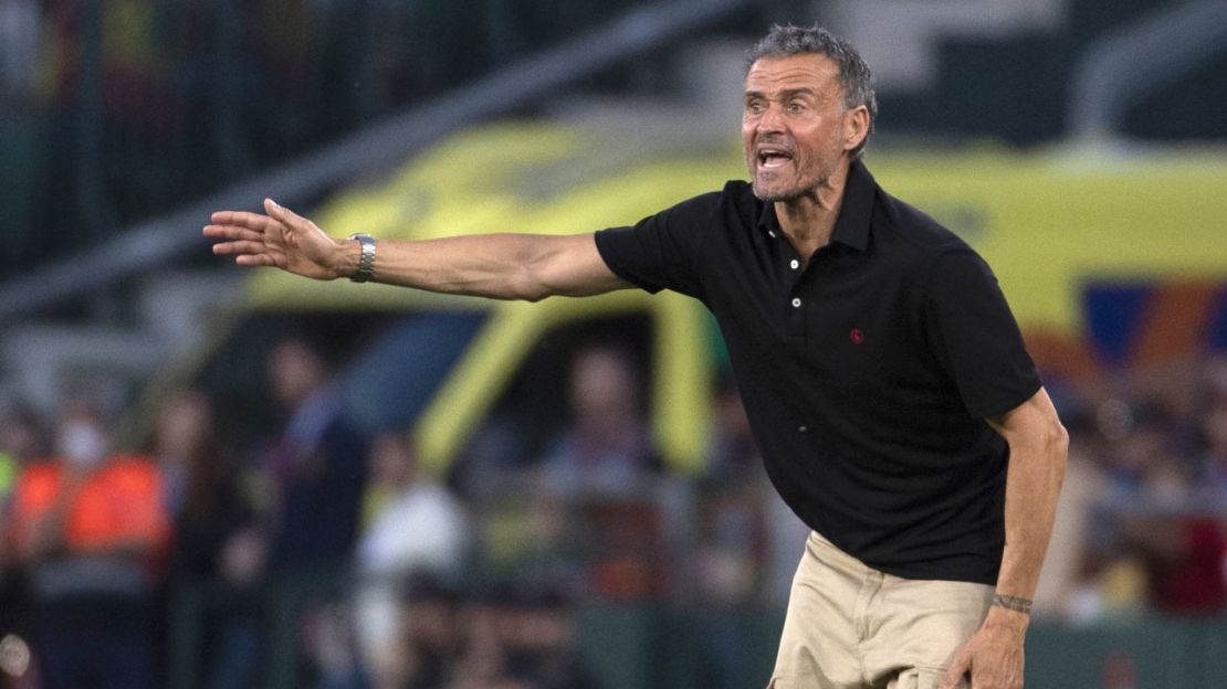 El director técnico español, Luis Enrique, intentará que La Roja consiga su segundo título mundial tras su sorprendente paso por la Eurocopa 2020 el año pasado. Crédito: Jorge Guerrero/AFP/AFP vía Getty Images