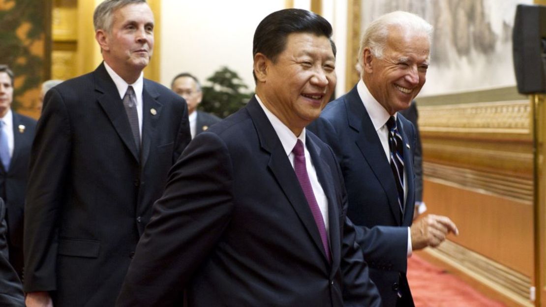 Xi Jinping y Joe Biden se encuentran en Beijing en 2011.