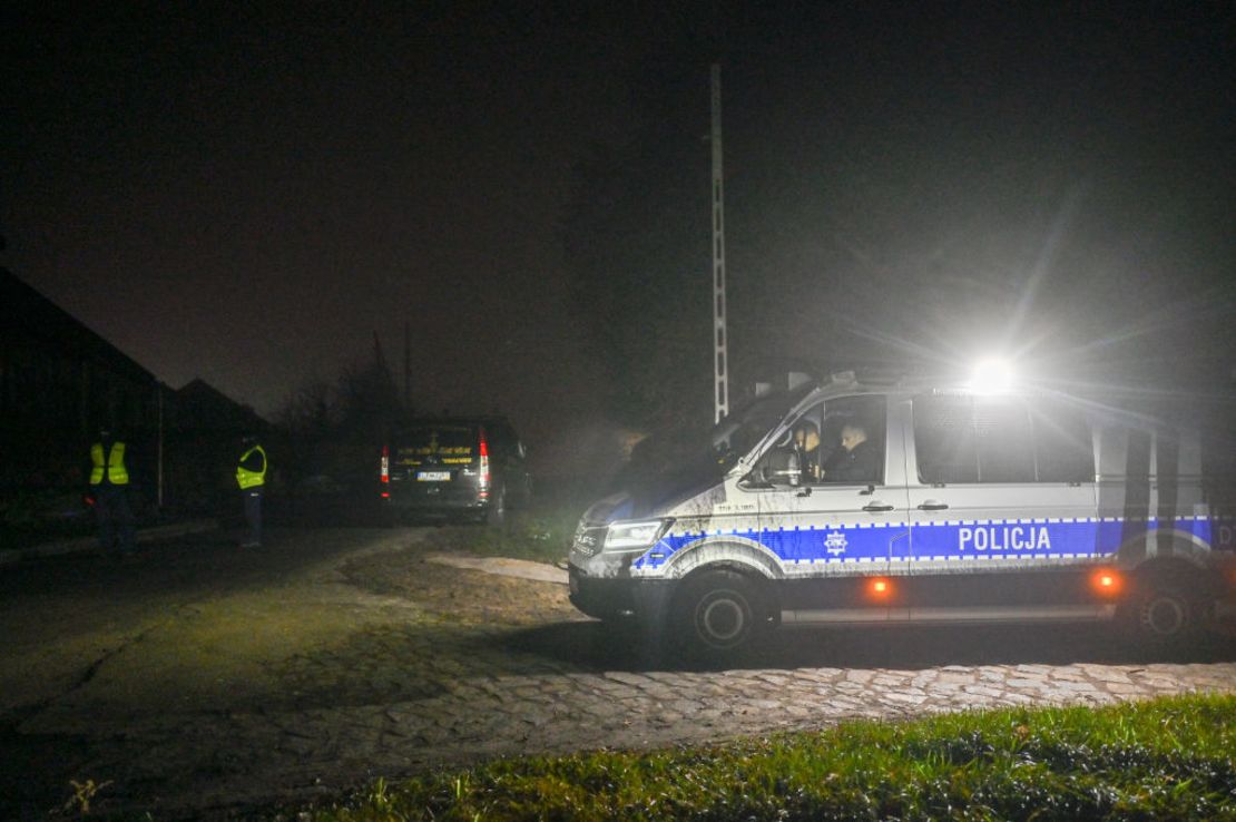 CNNE 1298125 - missiles land at the polish border with ukraine