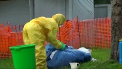 CNNE 1298829 - uganda enfrenta emergencia por la propagacion del ebola