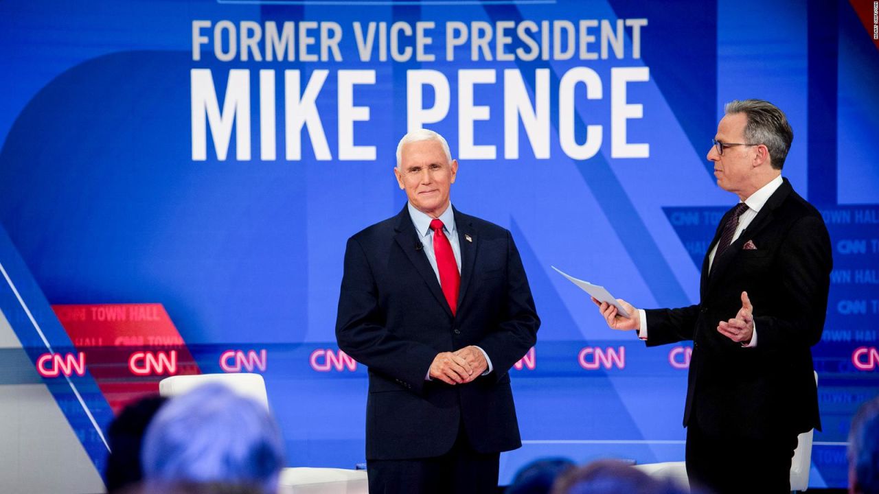 CNNE 1298851 - mike pence- los estadounidenses quieren un nuevo liderazgo