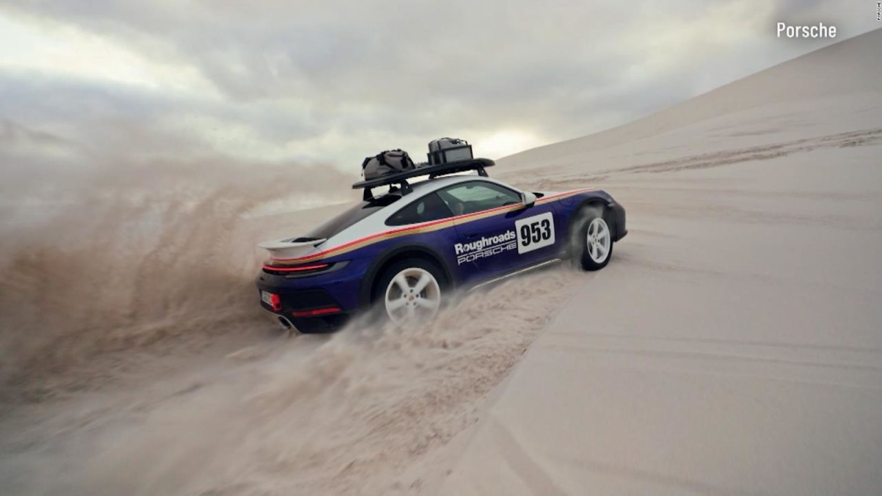 CNNE 1299980 - esta es el nuevo todoterreno de porsche, el 911 dakar