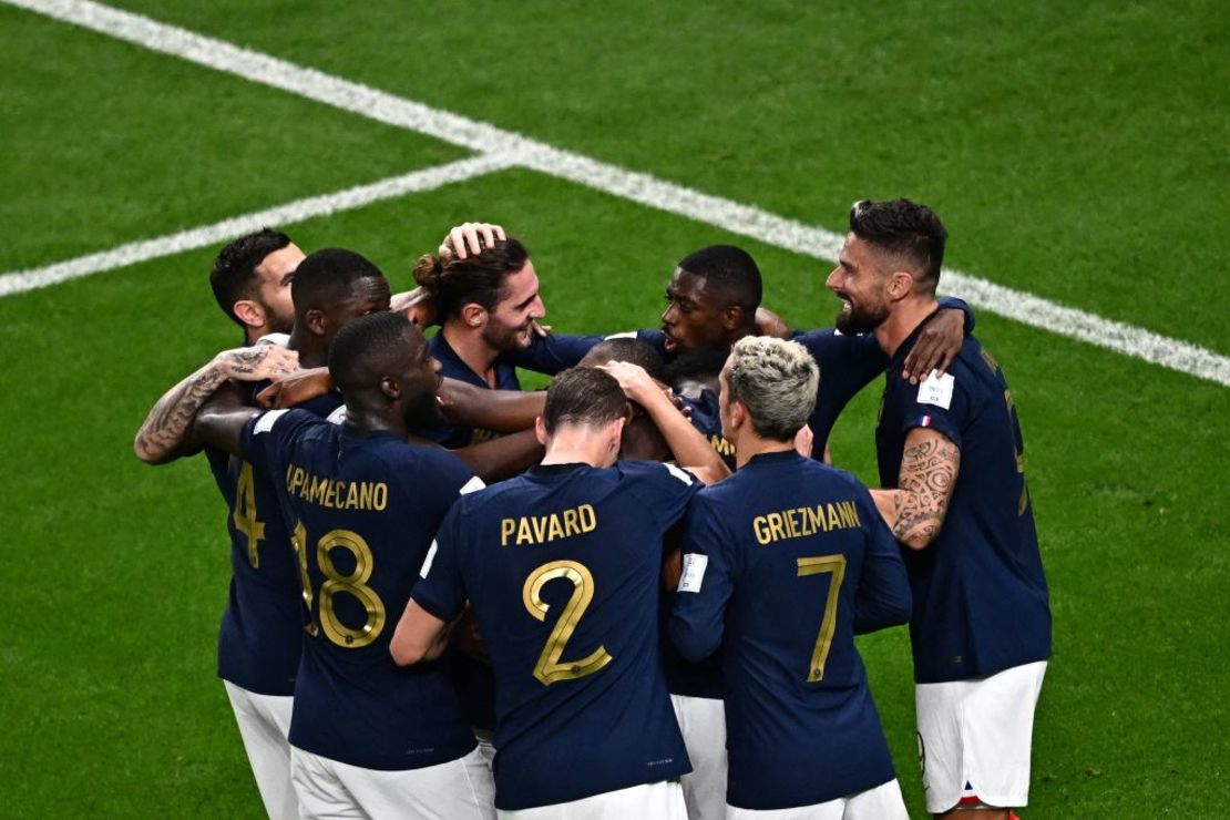 Francia celebra el segundo gol contra Australia.