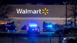 CNNE 1302409 - empleado de walmart dispara y deja a seis muertos