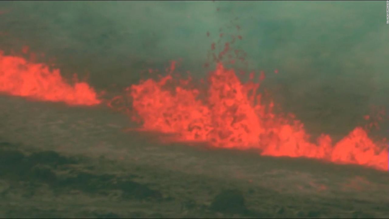 CNNE 1305542 - alertan por calidad del aire ante erupcion del volcan mauna loa