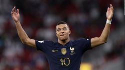 CNNE 1308502 - francia avanza a paso de campeon de la mano de mbappe