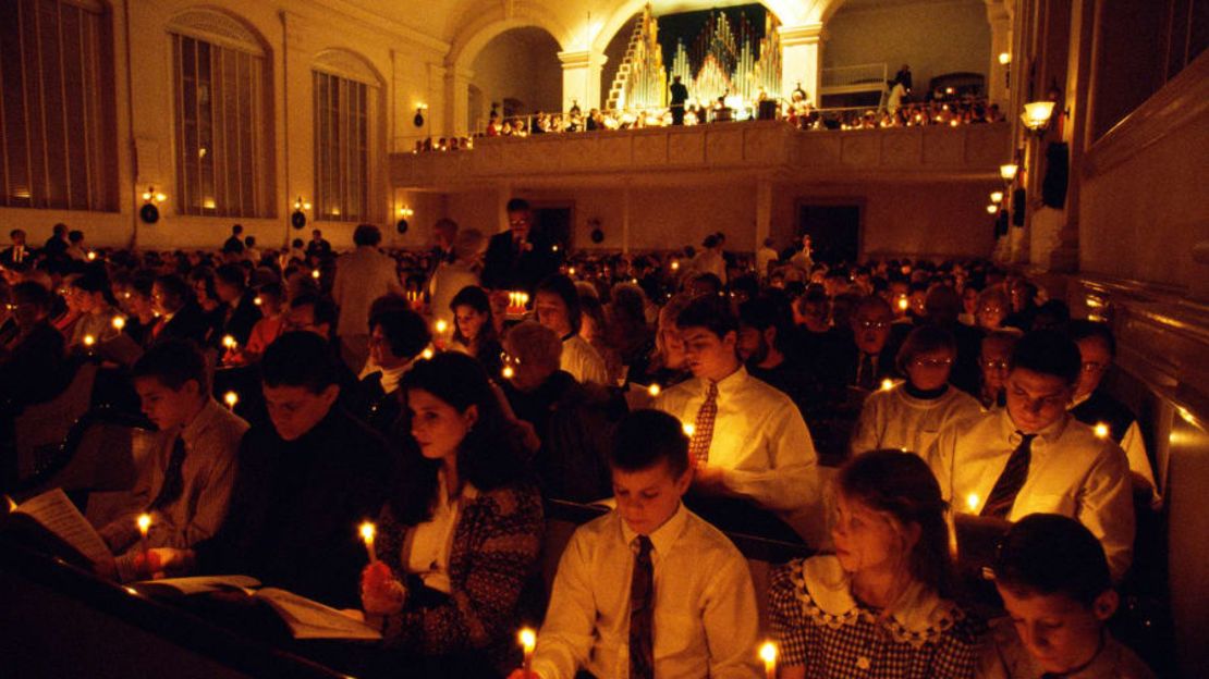 Una vigilia de Nochebuena en la Iglesia Morava Central. Crédito: H. Mark Weidman Photography/Alamy Stock Photo