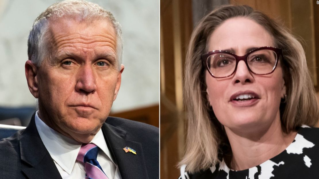 El senador republicano Thom Tillis, de Carolina del Norte, y la senadora demócrata Kyrsten Sinema, de Arizona. Crédito: AP