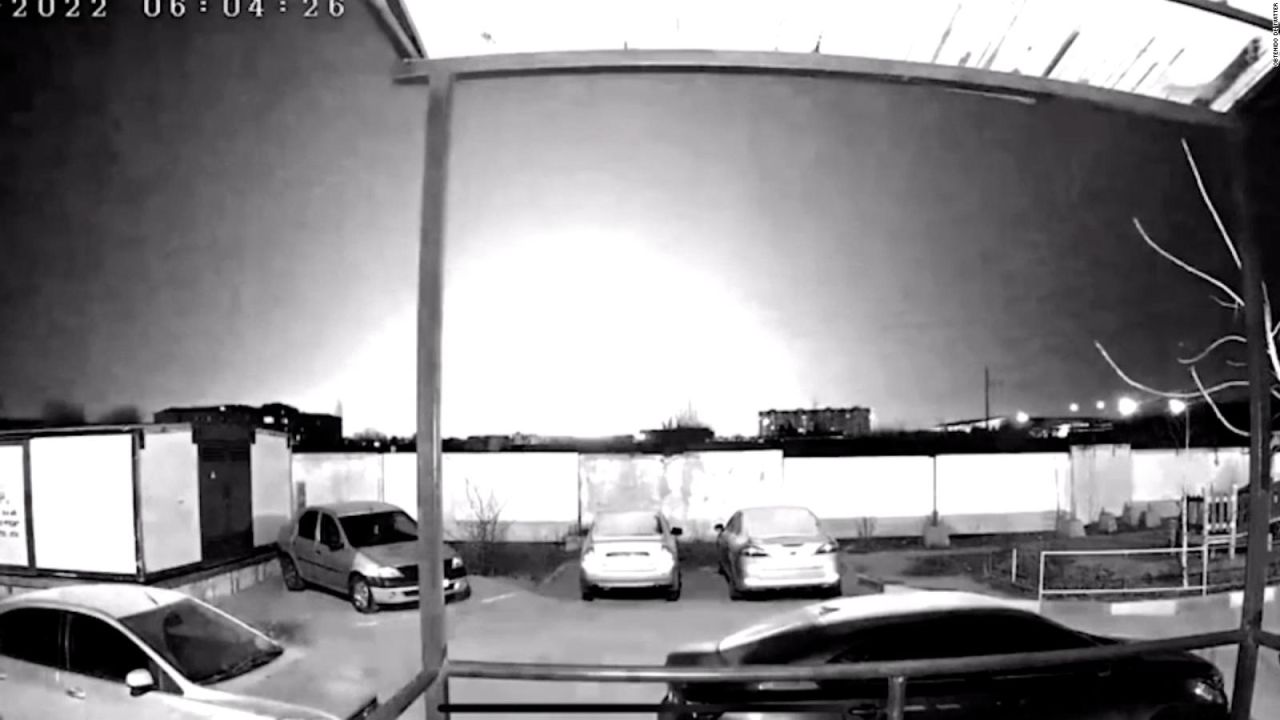CNNE 1309098 - imponente explosion en la ciudad de engels, rusia