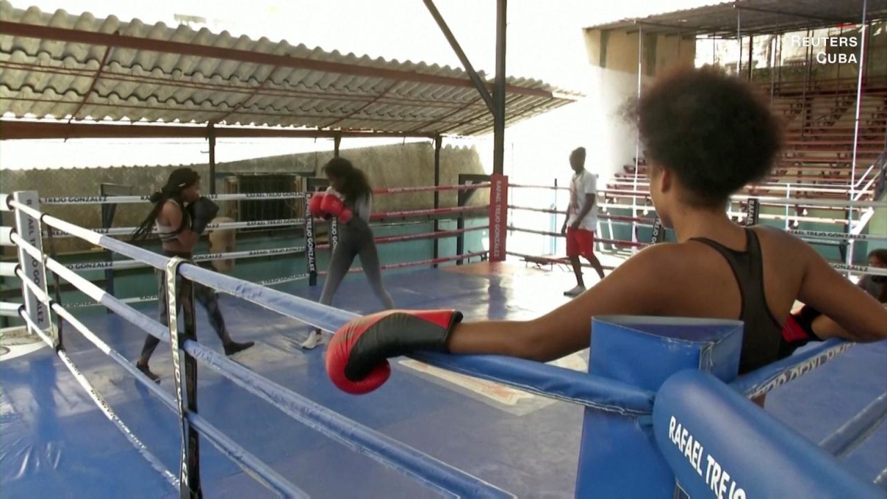 CNNE 1309168 - autoridades anuncian nueva liga de boxeo femenino en cuba