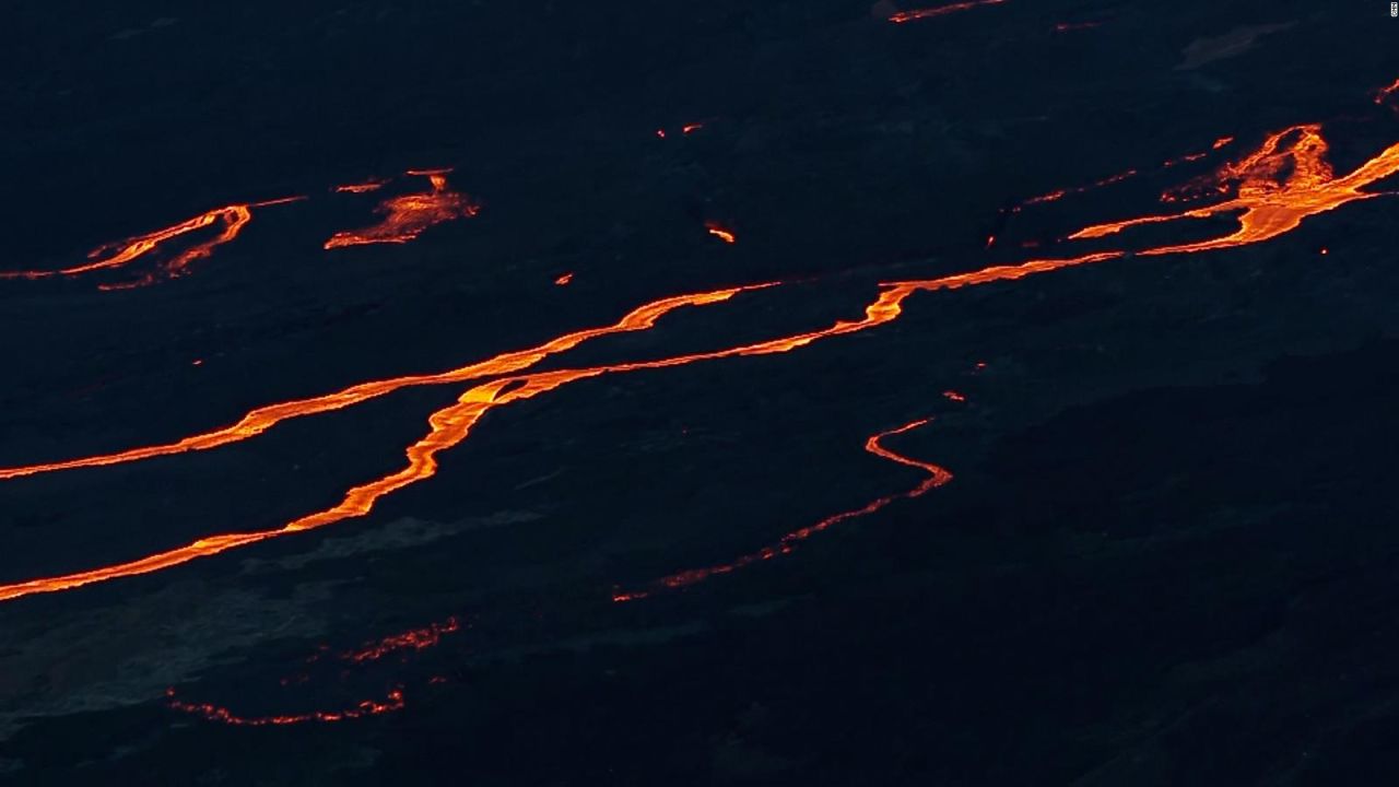 CNNE 1309180 - observa la erupcion del mauna loa desde el cielo