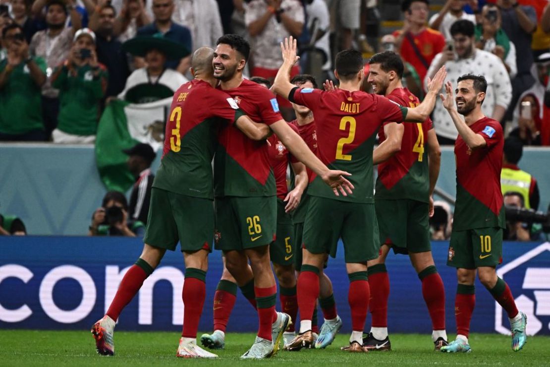 Portugal celebra su primer gol del partido ante Suiza en los octavos de final del Mundial de Qatar 2022. Esta anotación la hizo Gonçalo Ramos, quien comenzó como titular por Cristiano Ronaldo y que al final terminó con un hat trick en el encuentro.