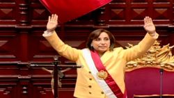 CNNE 1310385 - momento en el que dina boluarte juramenta como presidenta de peru