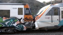 CNNE 1310391 - dos trenes chocaron en barcelona- al menos 155 heridos