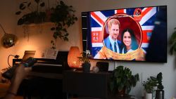 CNNE 1310917 - netflix estrena los primeros capitulos de su serie "harry & meghan"