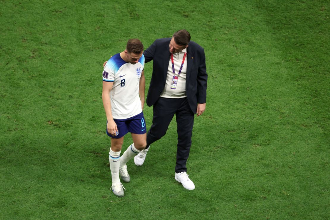 Jordan Henderson tras la derrota inglesa ante Francia en los cuartos de final de la Copa del Mundo en el estadio Al Bayt Stadium, el 10 de diciembre en Al Khor, Qatar.