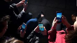 CNNE 1312761 - ¿cuanto afecta al planeta que cambies de celular?