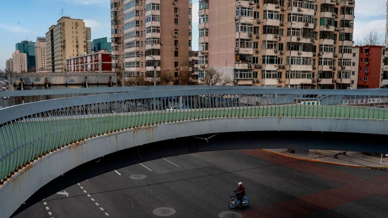 CNNE 1313845 - las calles en beijing estan vacias a pesar de la disminucion de las restricciones de covid-19