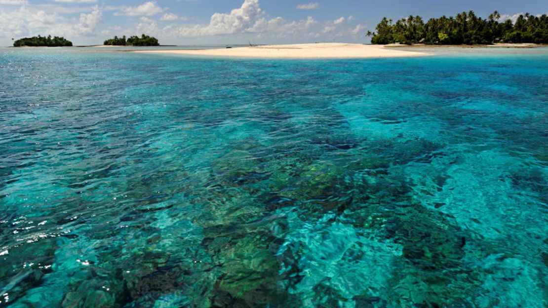 Kiribati: los arrecifes de coral y las aguas cristalinas del Pacífico son los principales atractivos de estas islas.