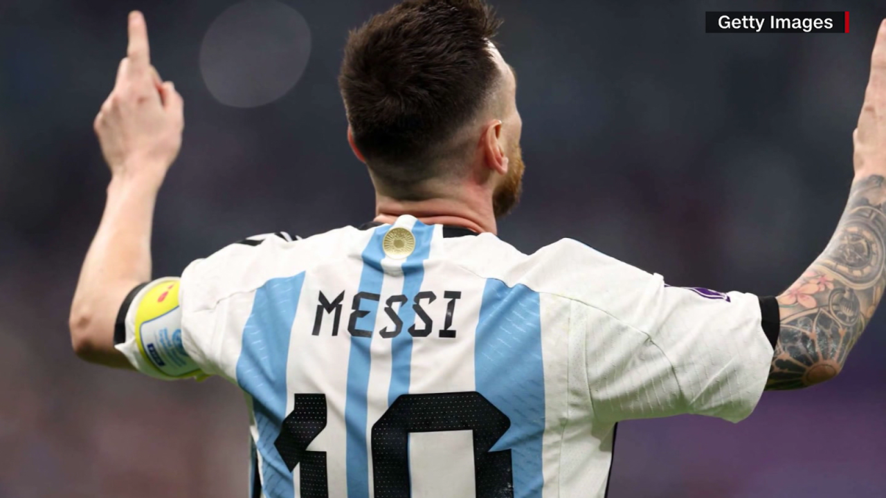 CNNE 1315464 - mira la camiseta gigante de messi en rosario