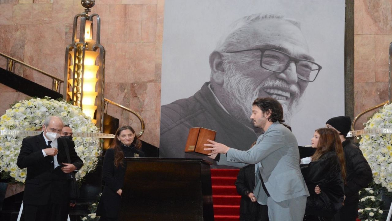 CNNE 1315565 - las emotivas palabras de diego luna en el homenaje postumo a su padre