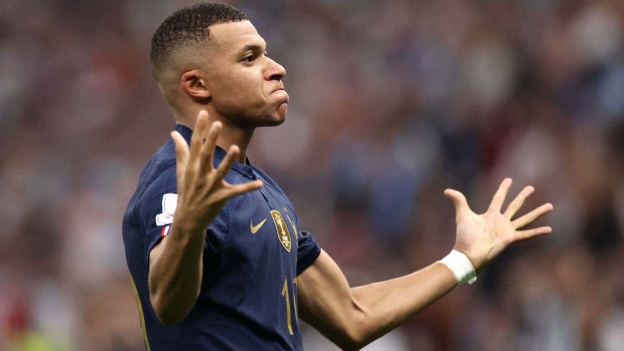 CNNE 1316101 - mbappe le robo el show a messi por un momento en la final