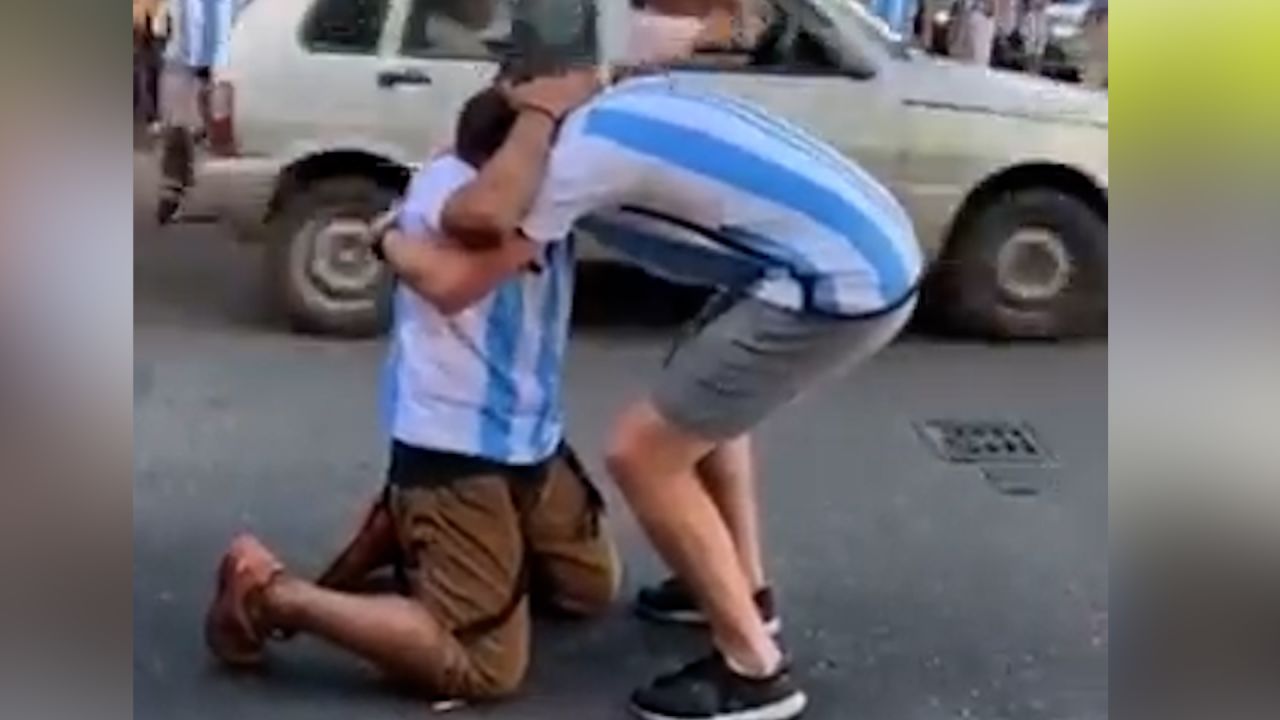 CNNE 1317065 - abrazo captura