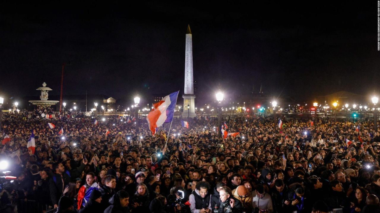 CNNE 1317269 - asi fue la llegada de la seleccion francesa a paris