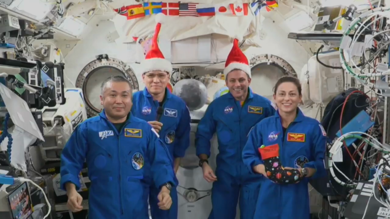 CNNE 1317958 - escucha el mensaje de navidad de los astronautas desde el espacio