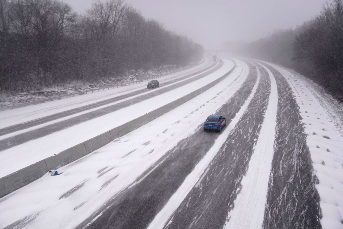 CNNE 1319330 - 221222172128-12-winter-weather-1222-missouri