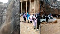 CNNE 1319684 - evacuan a turistas por inundaciones en petra