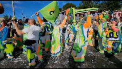 CNNE 1319814 - pueblo de puerto rico celebra carnaval del dia de los inocentes