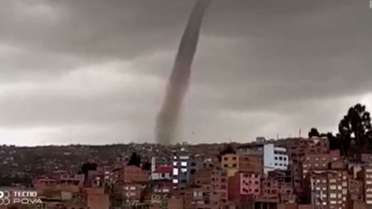 CNNE 1320494 - un raro tornado en bolivia genera alarma en la poblacion