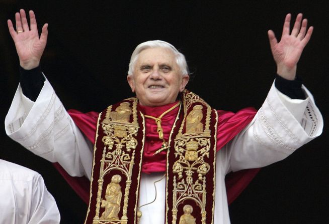 El papa emérito Benedicto XVI murió a los 95 años en el Vaticano el 31 de diciembre.