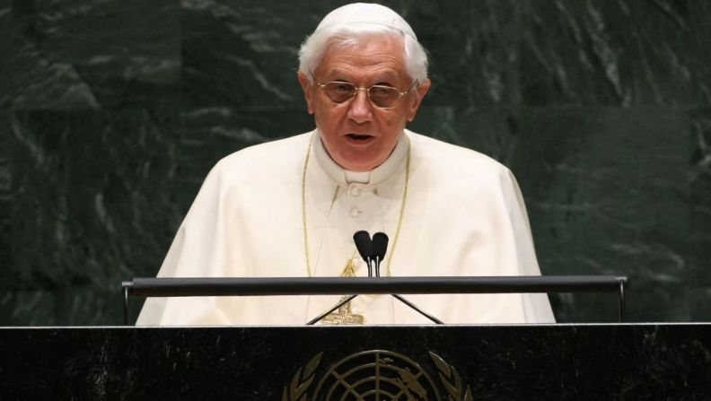 Benedicto habla en la Asamblea General de las Naciones Unidas en Nueva York en abril de 2008.